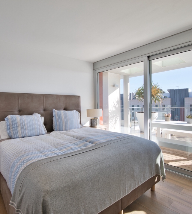 Resa Estates Ibiza te koop penthouse Marina botafoch for sale Ibiza bedroom.jpeg